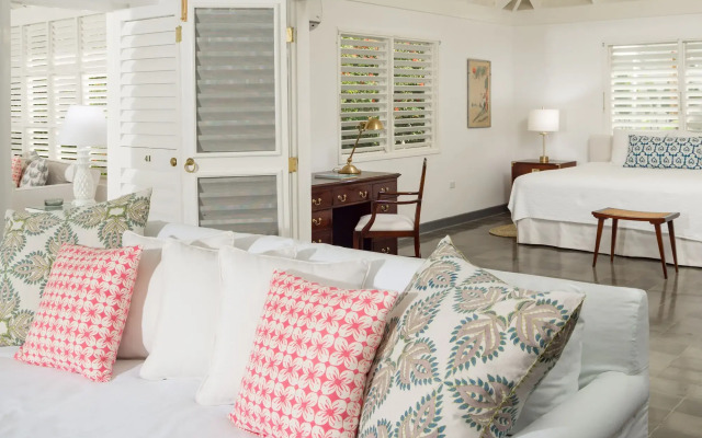 Round Hill Hotel And Villas