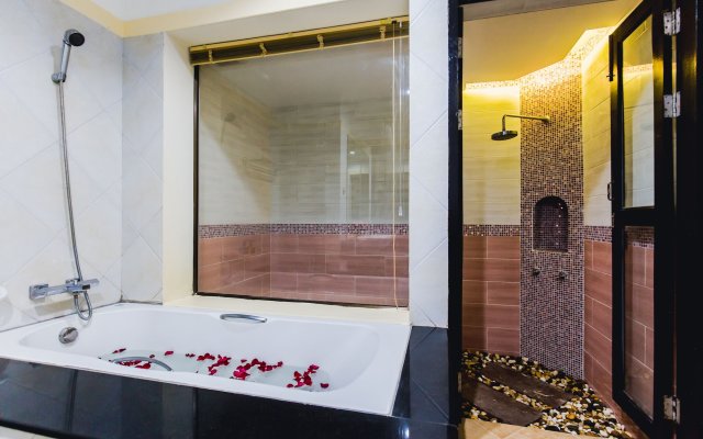 Karon Whale Resort Karon Beach (SHA Certified)