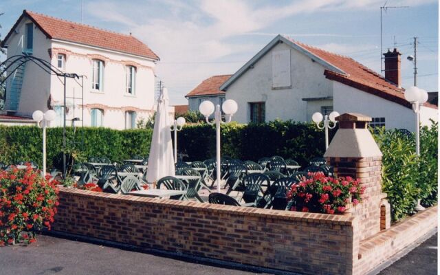 Logis Motel Savinien**
