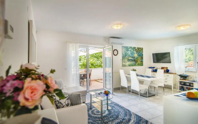 Comfortable Villa in Porec with Private Swimming Pool - Villas_and_Bungalows in Porec - Photo 4