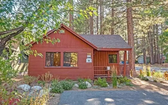 1198 Carson Avenue 1 Bedroom Cabin by RedAwning