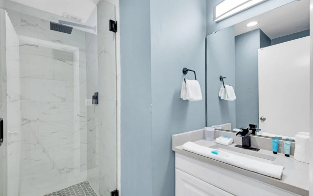 Poolside Villas #104