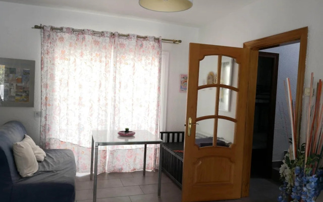 Villa con gran piscina en zona residencial
