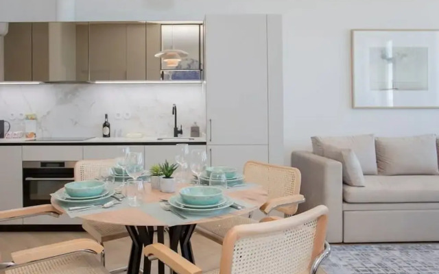 Liiiving in Porto Luxury Beachfront Apartment II