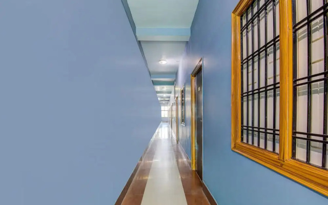 OYO 13490 Hotel Aniket