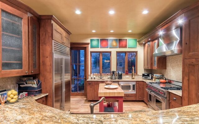 Stonegate Chalet - 4 Br Home