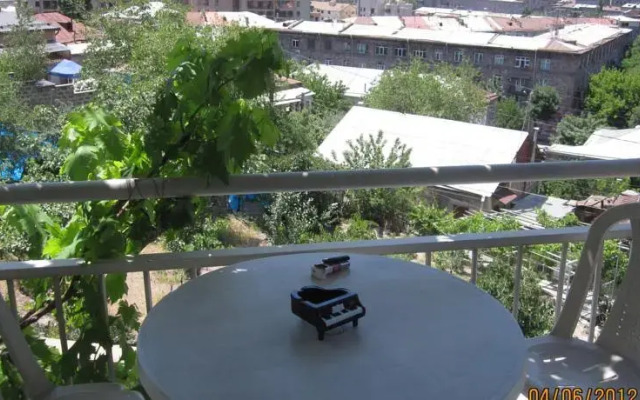 Centre of Yerevan Four Bedroom Villa