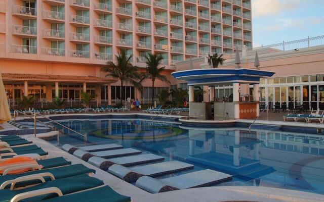 Riu Palace Paradise Island - Adults Only - All Inclusive