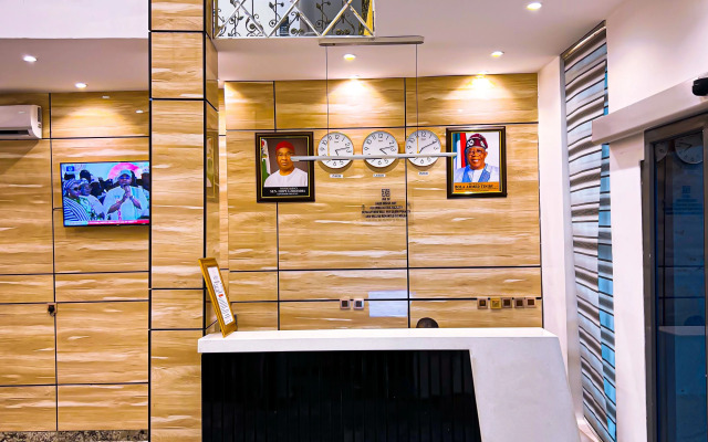 Entrust Hotel and Suites