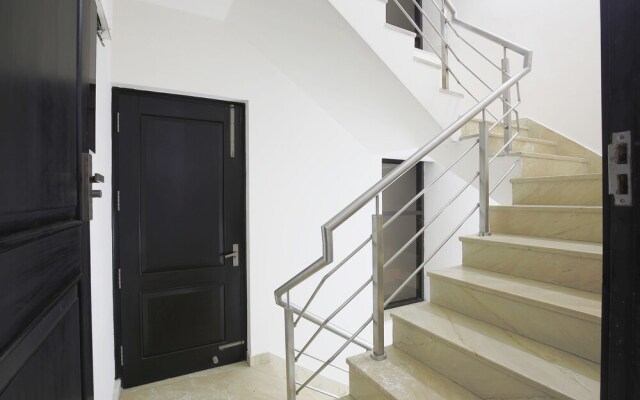 FabHotel Exotica Noida Expressway