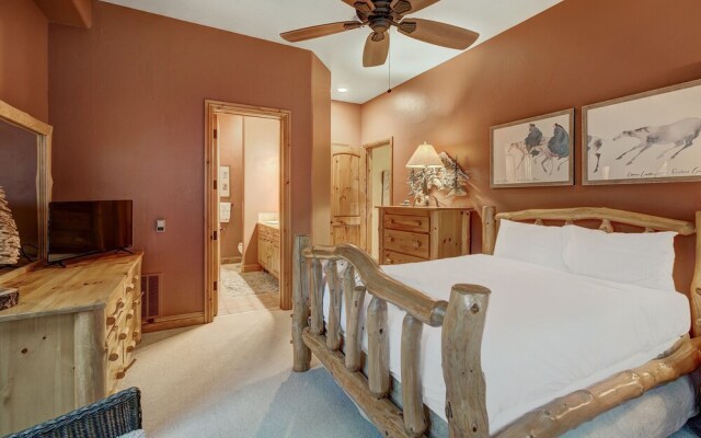 The Perfect Large Family 3 Bedroom Condo by RedAwning