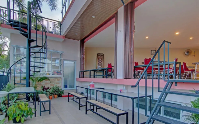 OYO 91951 Almira Homestay Syariah