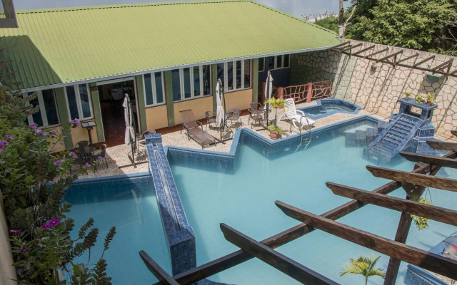 Hotel La Ribiera del Lago Peten Itza