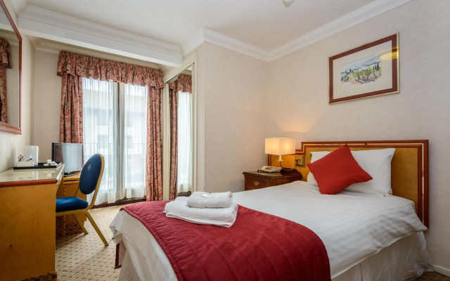 Russell Hotel