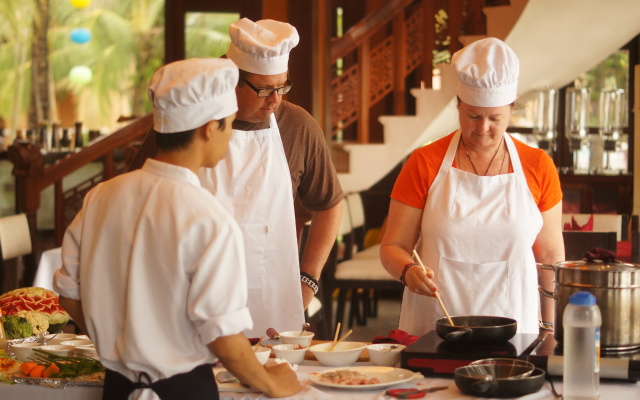 Vinh Hung Riverside Resort & Spa