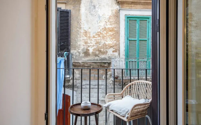 Private Luxury Suite in Bari Center