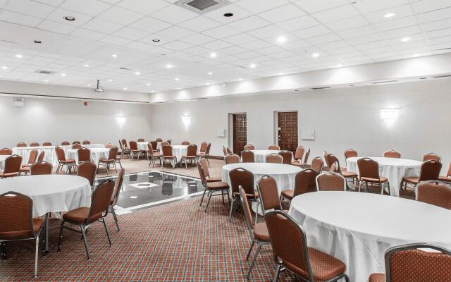 Red Roof Inn & Suites Mt Holly - McGuire AFB