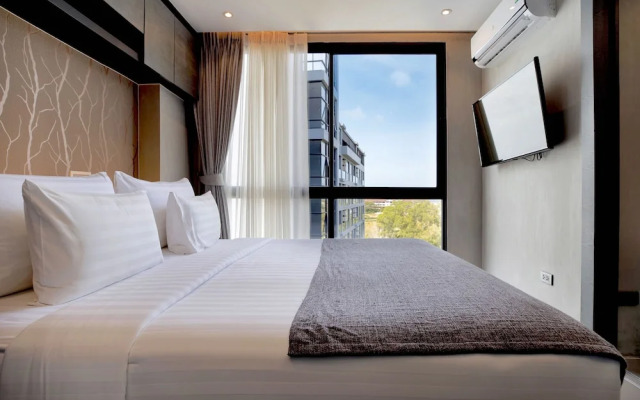 Tropical Sea View Suite B608 at Citygate