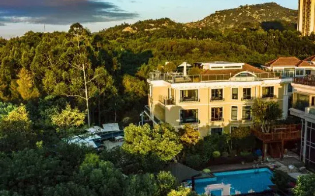 Seaside Seclusive Mansion