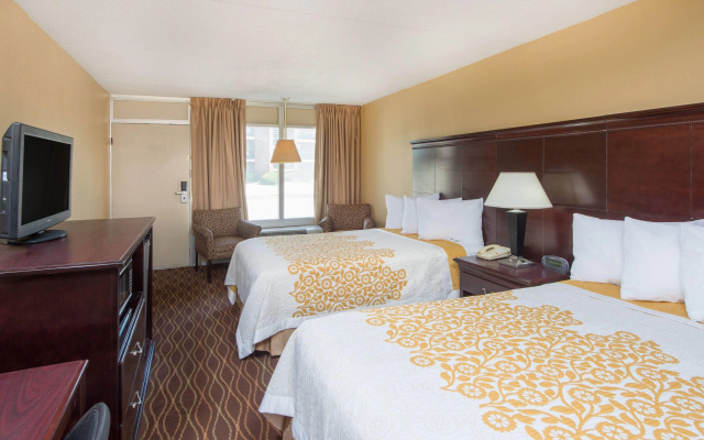Days Inn by Wyndham Paducah I-24 Exit 4