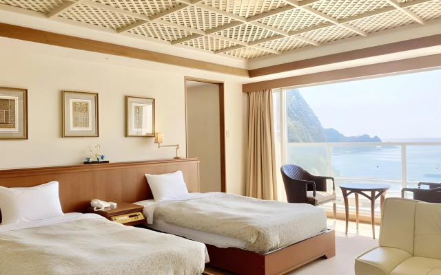 Crystal View Hotel	