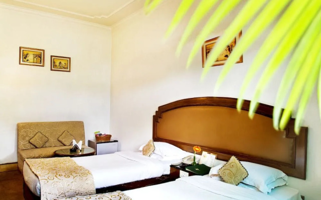 Hotel Deep Palace