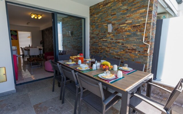 Modern Holiday Home in Grizane With Swimming Pool