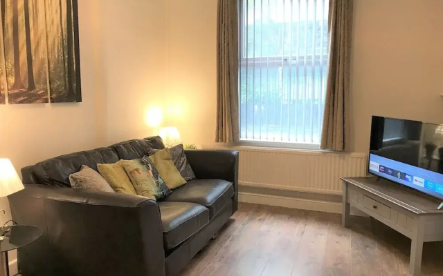 Central Wigan Welcoming Townhouse Sleeps up to 6