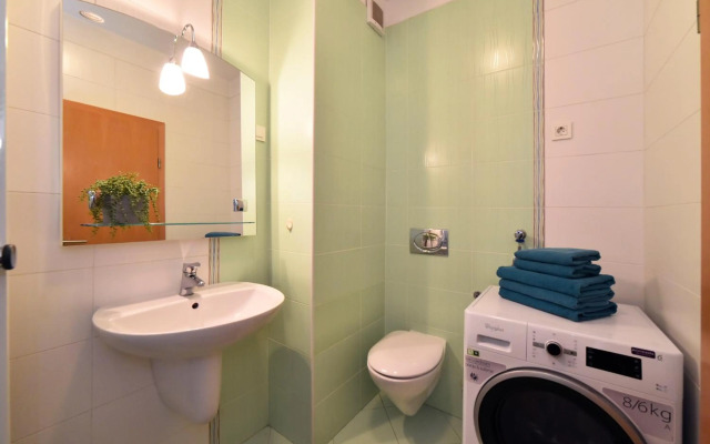 Block Apartment Park