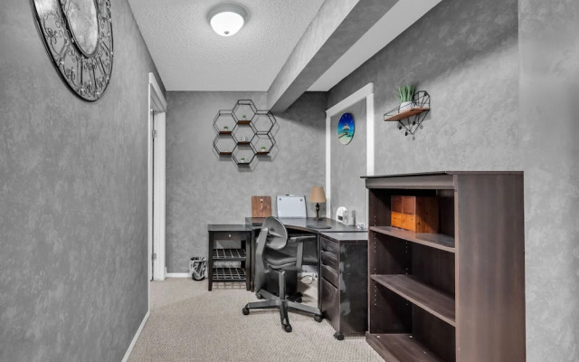 33 Executive Home A C Airport