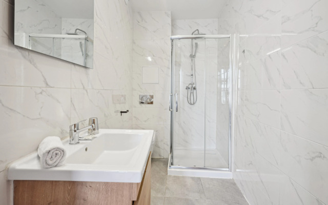 Hotel Le National Clichy Paris