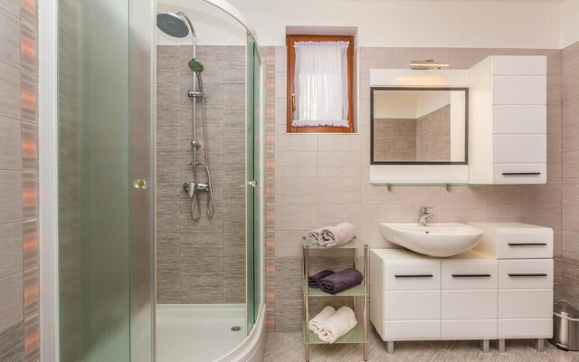 Awesome Home in Cesarica With Wifi and 3 Bedrooms