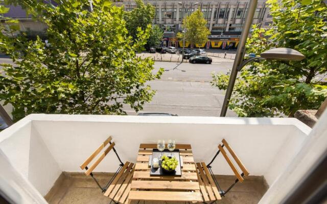 THE INDUSTRIAL. Huge Unirii Square Apartment