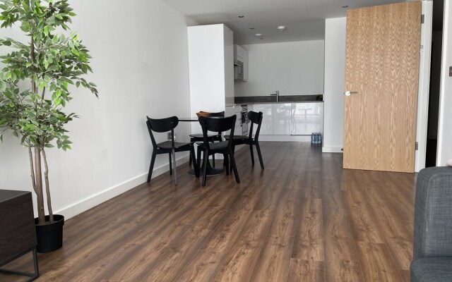 Luxury 2-bed Apartment in Manchester With Parking