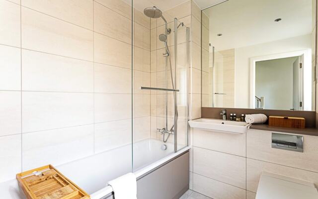 Quiet and Spacious Four Bedroom House