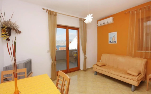 Apartments with a parking space Postira, Brac - 5617