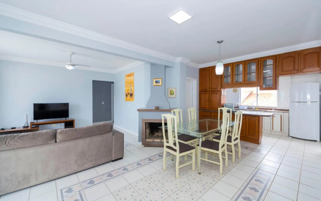 Apartamento com Vista Mar a 30 metros da praia