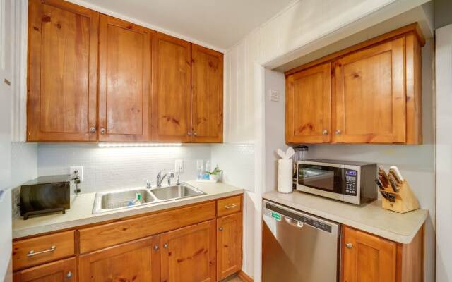 Serene Lake Junaluska Gem: Deck & Mountain Views