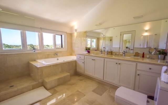 Private Villa with Pool and Golf Cart