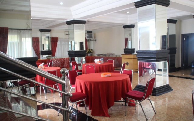 Top Star Hotel