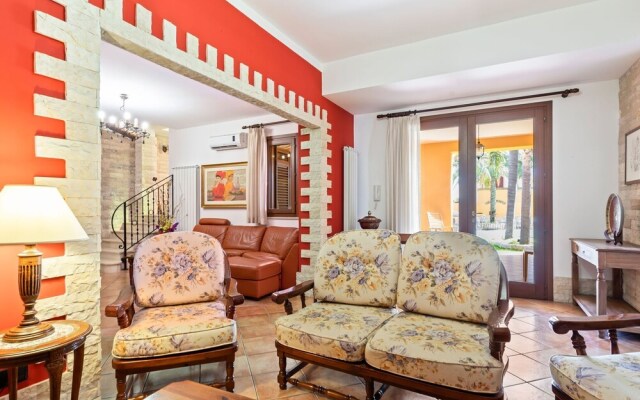 Peaceful Holiday Home in Punta Milocca With Private Pool