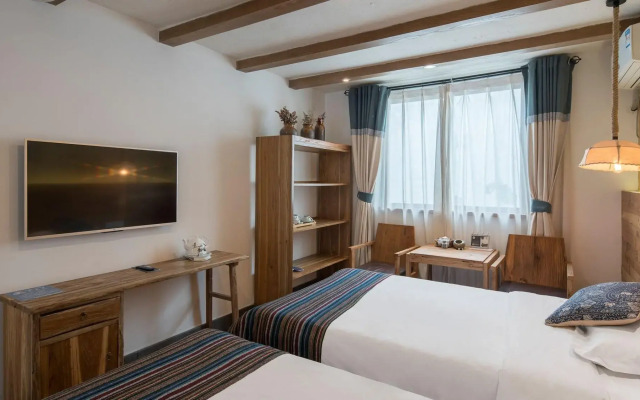 Tongxiang Wuzhen Yuexiang Inn