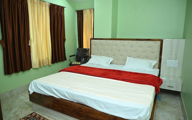 Fabhotel Golden Bliss