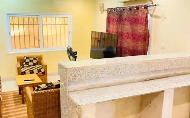 Room in Guest Room - Luxury Furnished Room No1