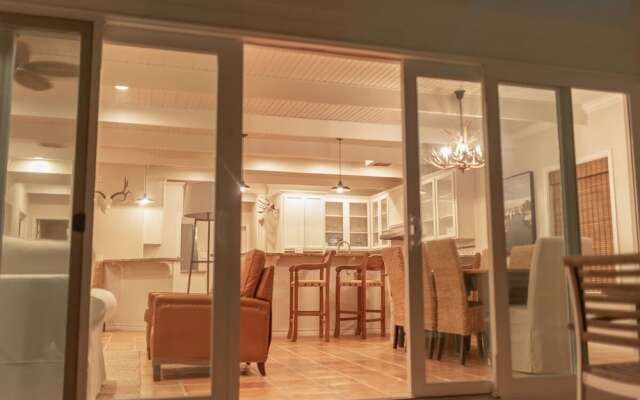 Salt and Horns - 4 Br Home