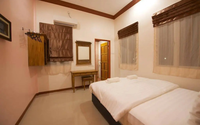 Pak Raja Villas