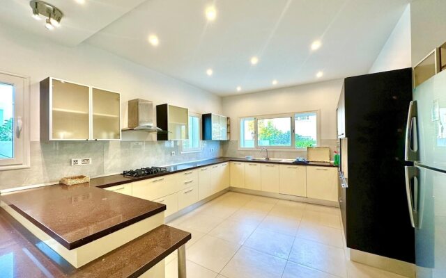 Omnya Carthage Frontsea Luxury Villa