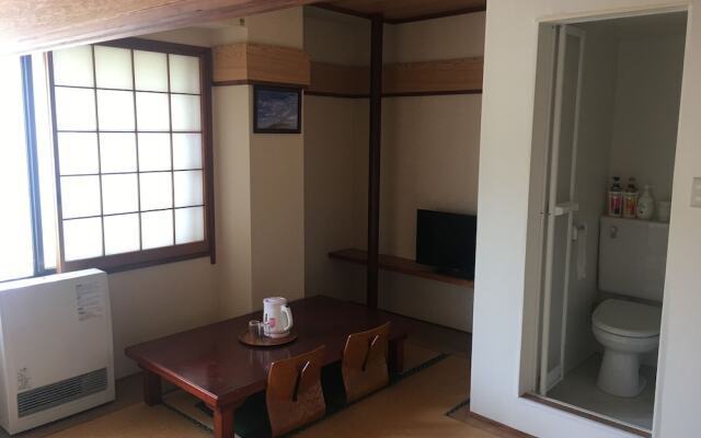 Fuji Showaen – Guest Rooms – Yamanakako