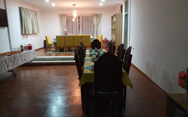 Inn of the Four Sisters