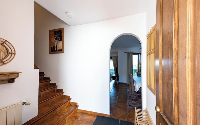 Spacious 4BR Townhouse - Rooftop Terrace